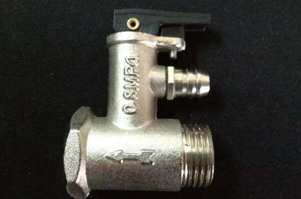电热水器安全阀漏水怎么办