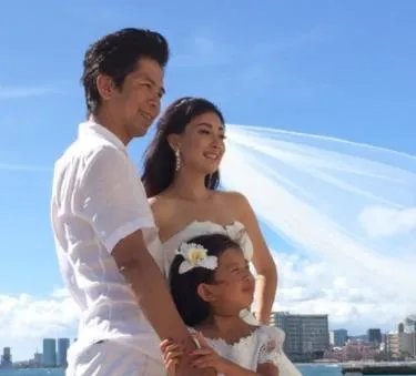 牛莉的老公是谁：牛莉老公资料照片