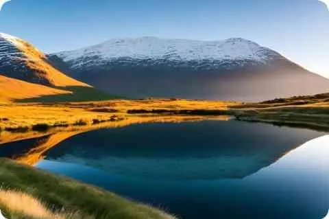 有句歌词是‘剑在手，问天下谁是英雄’…这首歌叫什么…