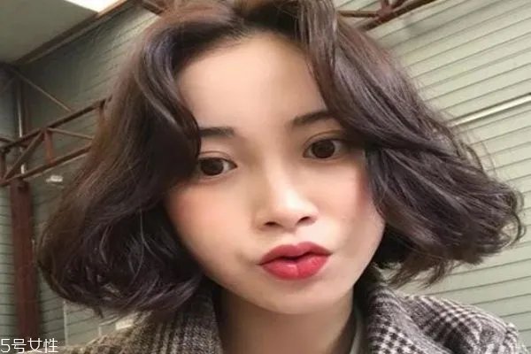 今年最流行的发型图片短发烫发 纹理烫短发图片女