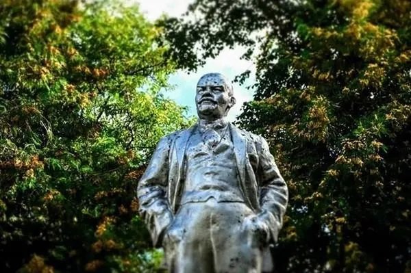 俄国三代科学家绞尽脑汁,为何保存的列宁遗体,依然只剩下10%?