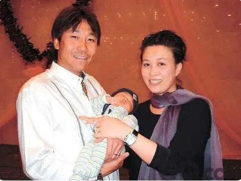 那英藏了16年的儿子曝光,看到他近照后难怪那英一般不愿晒,为什么?