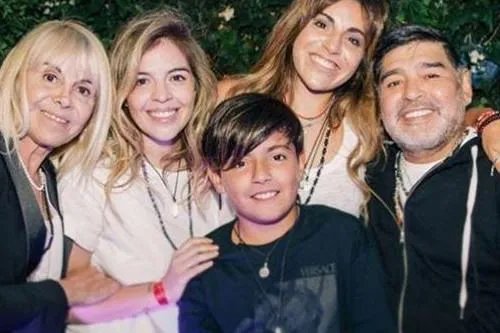 马拉多纳生前最后的音频发给了前妻男友，这说明了什么？