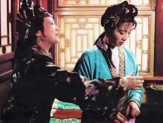 秦可卿朱怀镜关系:秦可卿为何要偷情公公贾珍?