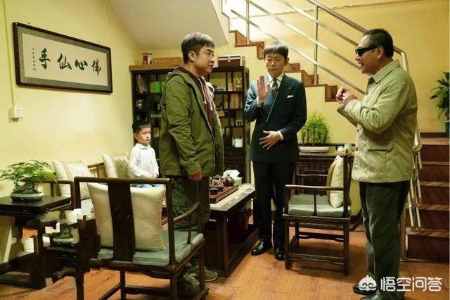 《两只老虎》这部电影好看吗?讲述了什么内容?