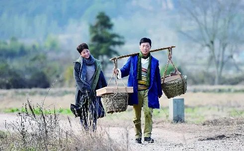 多次得奖的《鸡毛飞上天》为什么评价这么高?