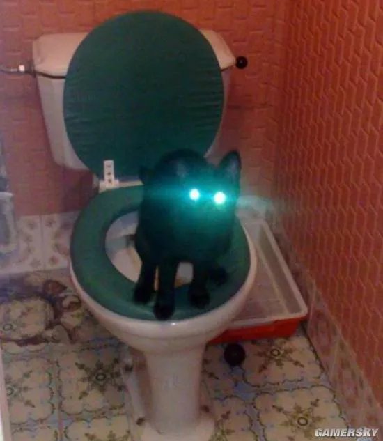 女生胸夹笔 男生干嘛？总有人想污的囧图