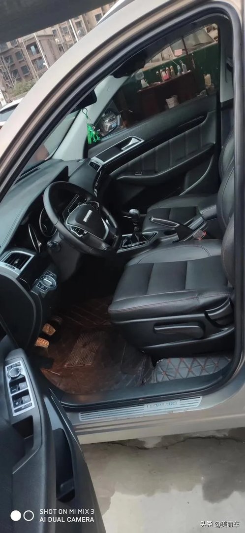 车子内饰如何翻新？