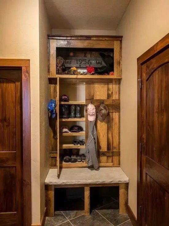 玄关柜做到顶好还是不好？