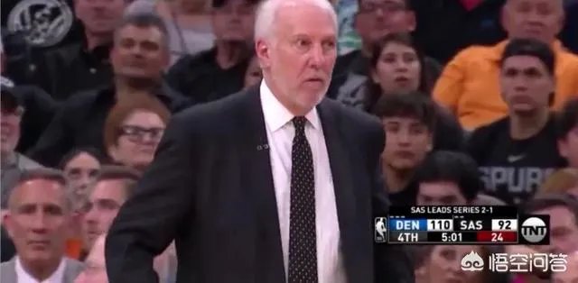 马刺VS掘金G4,最后时刻德罗赞用球怒砸裁判被驱逐出场,当时什么情况?