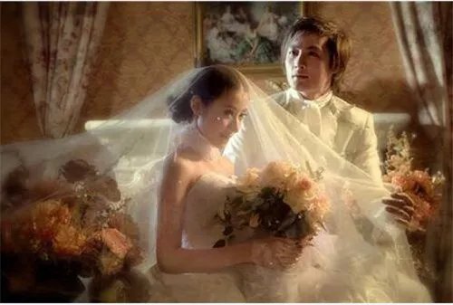 油画婚纱照 怎么挂才能更显幸福