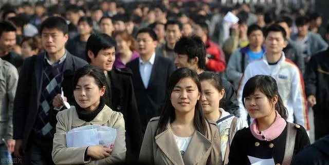 烟草公司招聘条件及待遇如何？好进吗？