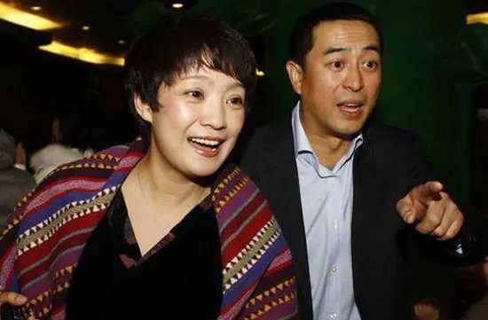 张嘉译的个人资料简介：张嘉译老婆叫什么名字