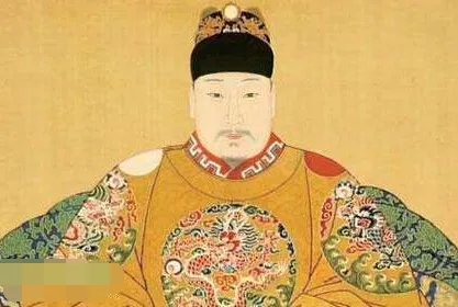 形容很规矩，很庄重的四字词语