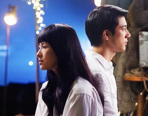 歌词中有一句“我想说我会爱你多一点点”这个歌名？