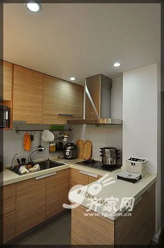 家居装修达人秀 42平超小老房变时尚窝