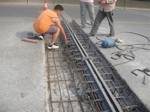 40型伸缩缝是什么意思