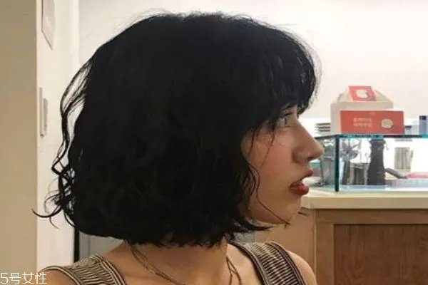 今年最流行的发型图片短发烫发 纹理烫短发图片女