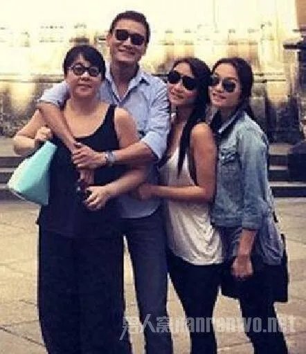 梁家辉妻子的旧照曝光了吗？