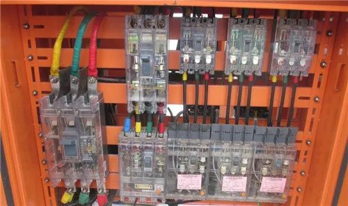 三相四线制中线的作用是什么