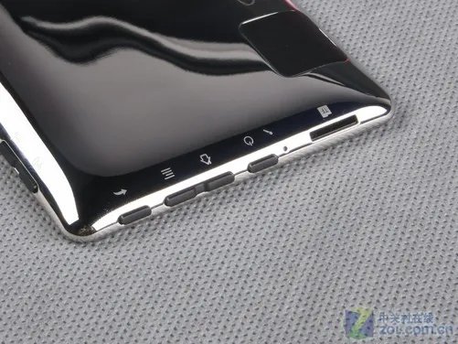 4.8吋电容触屏+Android系统 蓝魔W7评测