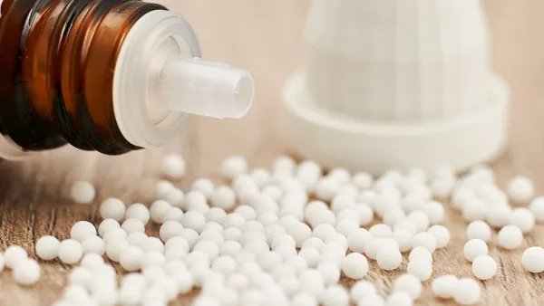 橘红痰咳液效果好吗 橘红痰咳液和橘红痰咳颗粒一样吗？