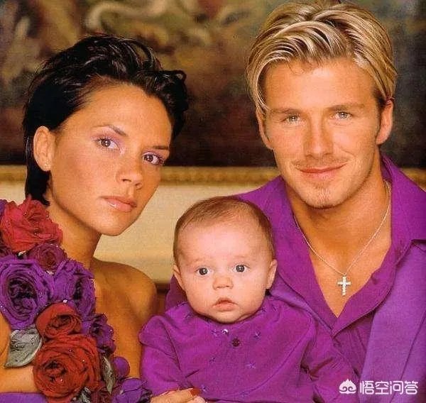 贝克汉姆和维多利亚当年是如何走在一起的？为啥很多球迷认为贝嫂毁了小贝的生涯？