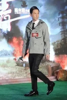 男士风衣怎么搭配好看