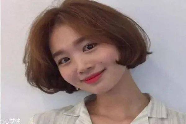 今年最流行的发型图片短发烫发 纹理烫短发图片女