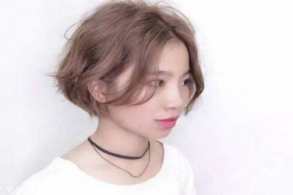 今年最流行的发型图片短发烫发 纹理烫短发图片女
