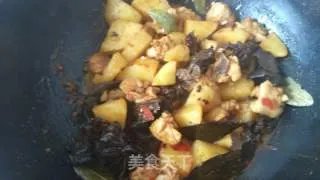 土豆炖鸡