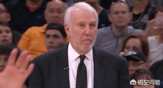 马刺VS掘金G4,最后时刻德罗赞用球怒砸裁判被驱逐出场,当时什么情况?