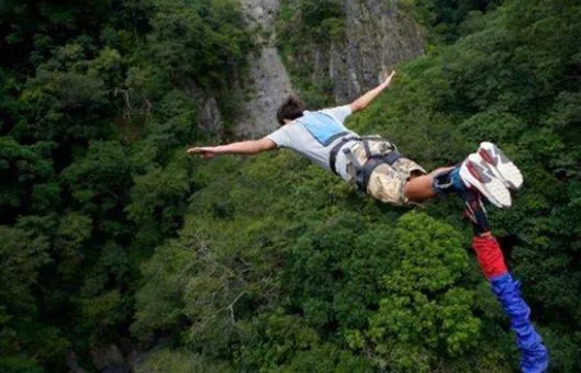 蹦极是什么感觉的？