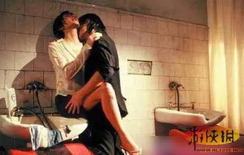 女星床戏假戏真做很卖力 镜头前豪放很享受