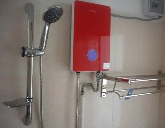 电热水器安全阀漏水怎么办