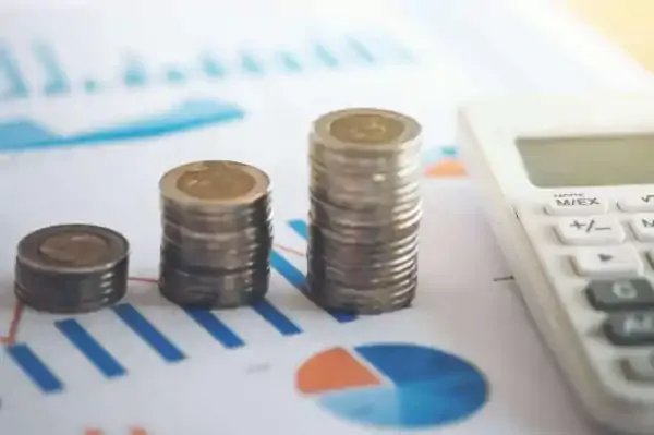 国家统计局公布前三季度经济数据，我国的就业率总体呈现了什么趋势？