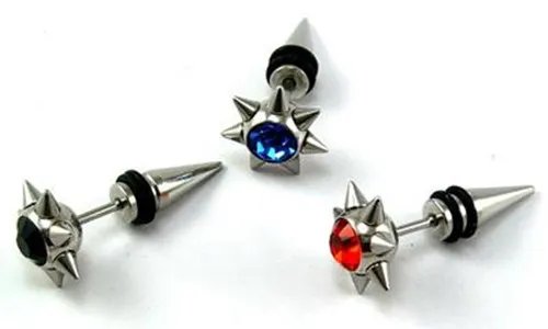 男士耳钉的戴法 男士左耳戴耳钉的寓意