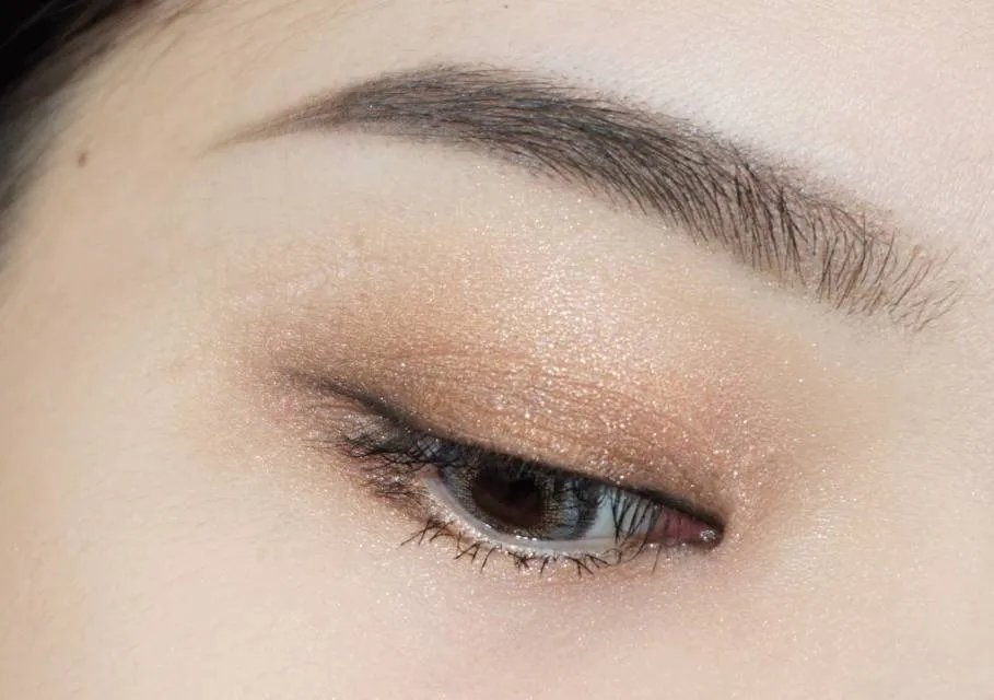 Kate骨干眼影新版试色及使用方法