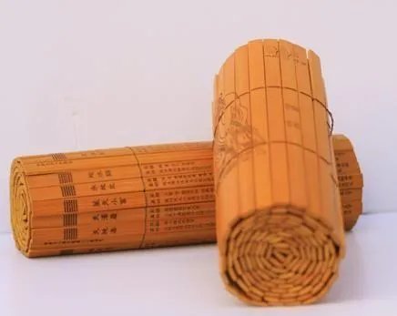 池塘亮底 打一 字