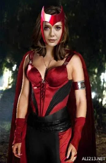 大腿全露vs绝对领域！绯红女巫的制服哪种更能诱惑你