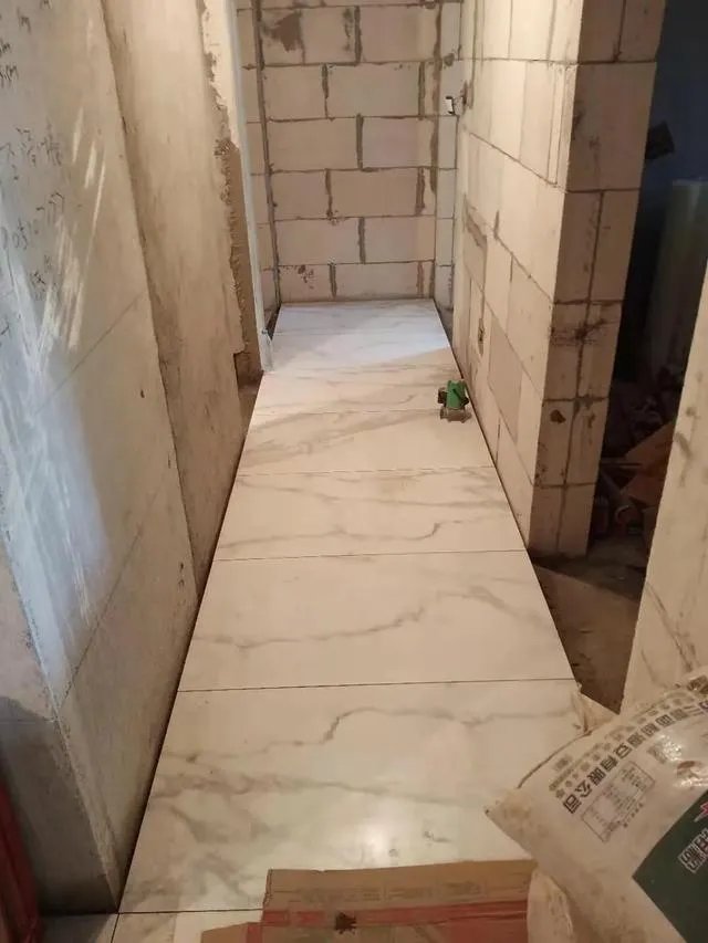 sk瓷砖和蒙娜丽莎那个好