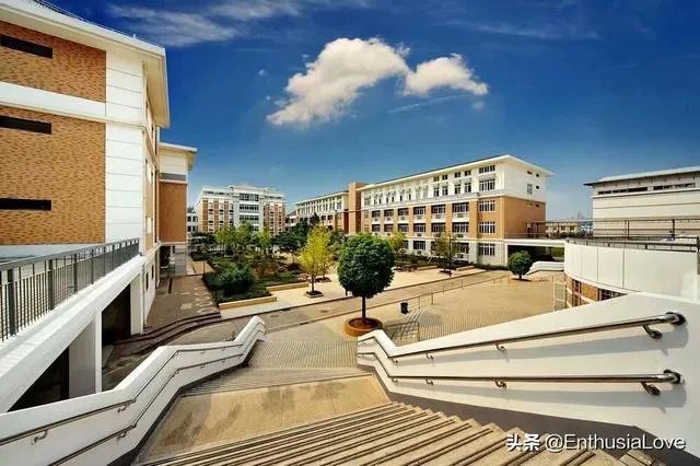 武汉市外国语学校美加分校好不好？