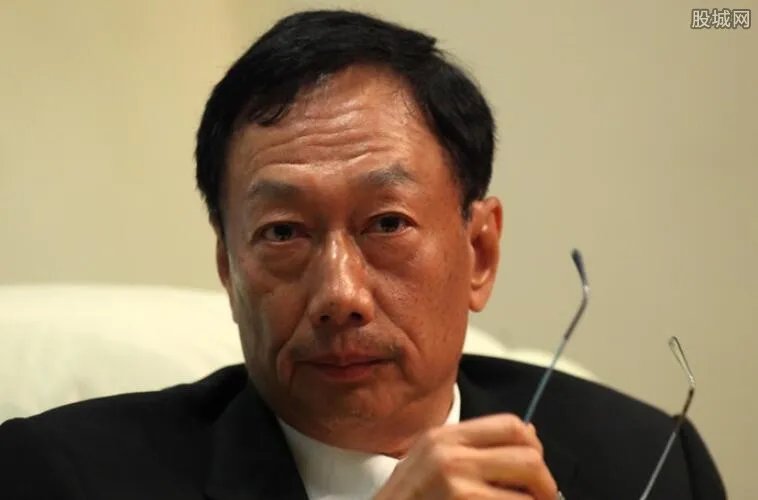 富士康老板是谁 他目前个人身价有多少？