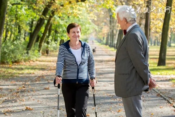 赵丽颖的男朋友王昊背景资料，准婆婆同游马尔代夫