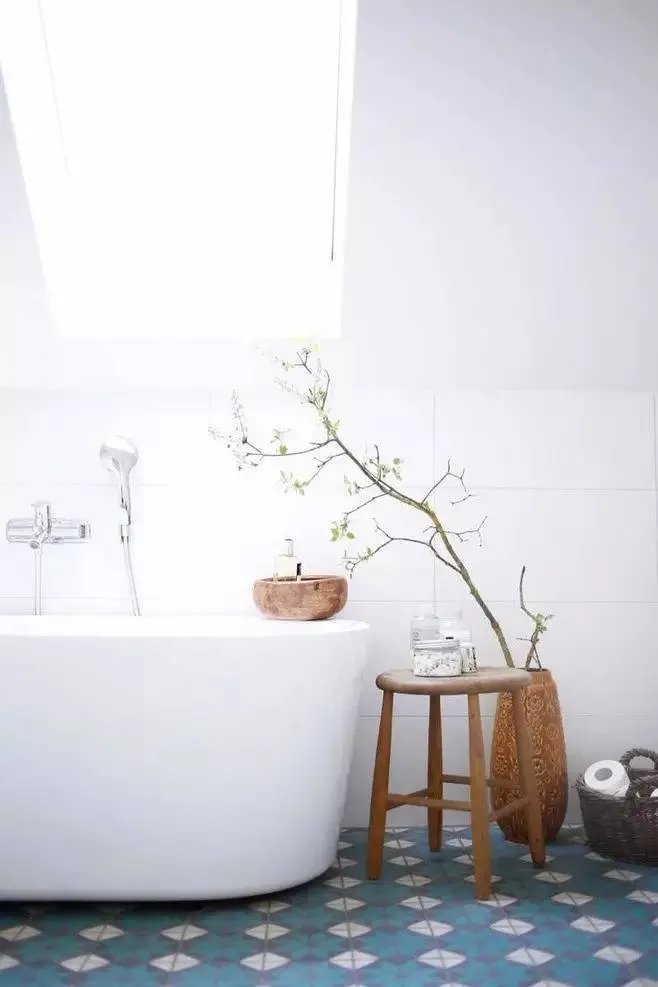 风格迥异的时尚卫生间，保证你没见过！