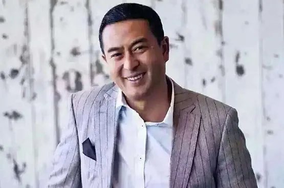 张嘉译的个人资料简介：张嘉译老婆叫什么名字