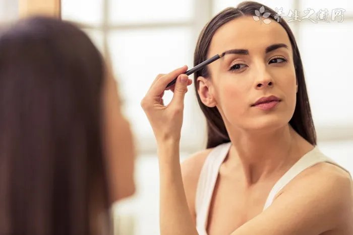 ?贴假睫毛的技巧有哪些呢