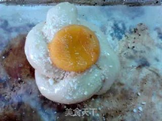 黄桃面包配法罗夫蛋奶冰激凌