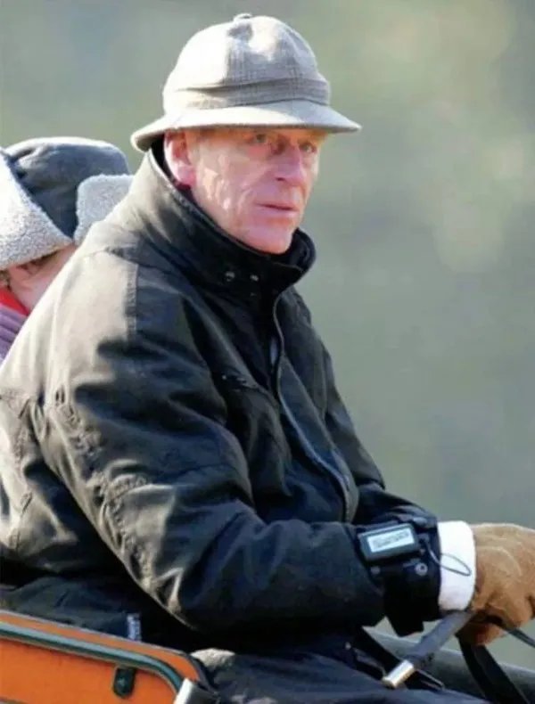 男士风衣怎么搭配好看