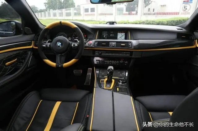 车子内饰如何翻新？